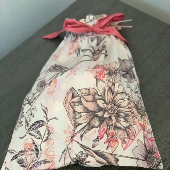 Victoria's Secret - 3-PIECE DELUX SLIPPERS & EYEMASK SET (M) - Picture 5 of 5